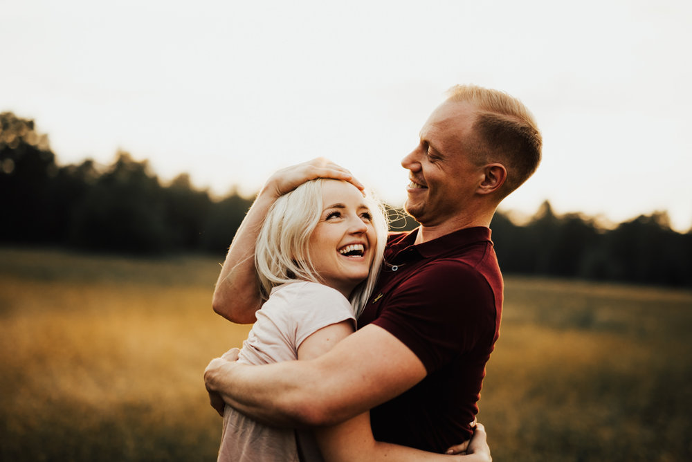 Kärlekspar under parfotografering med Linnsej Photography i Halmstad