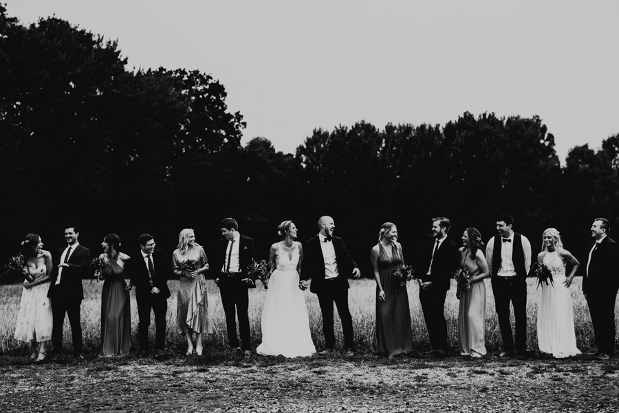 fotografering av brudfölje under bröllop i halmstad