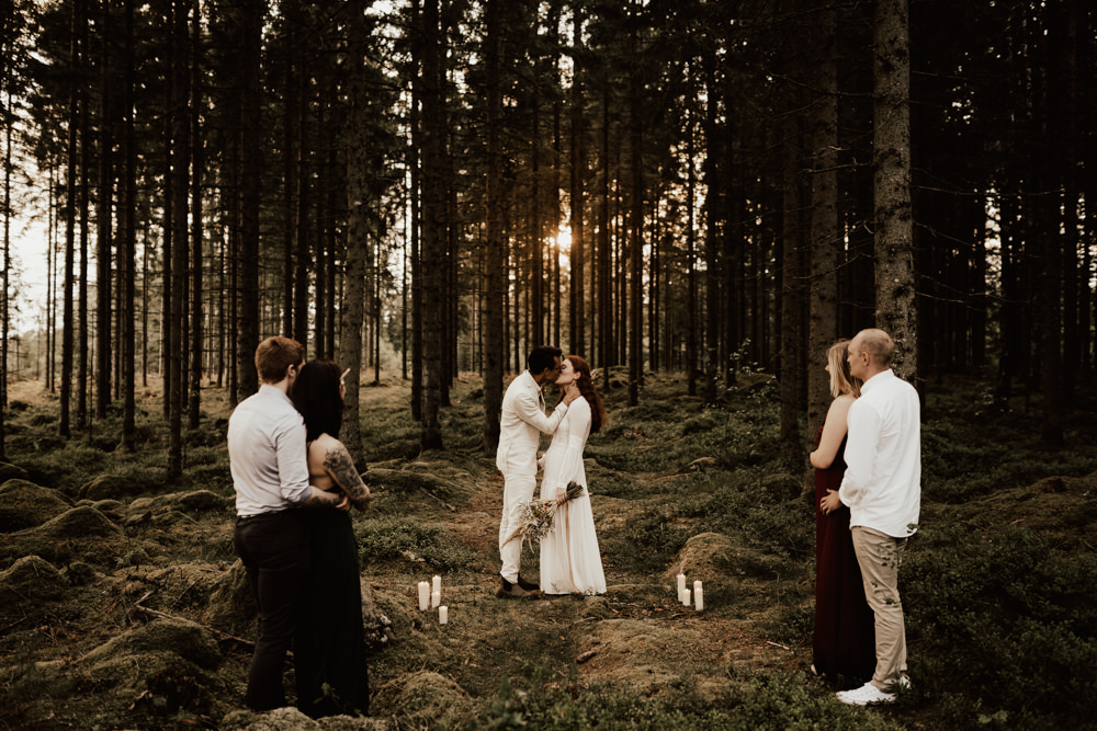 Elopement Sweden Glamping Bohemiskt skogsbröllop